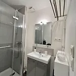 Apartament 2p Calme - Climatisation - 70m Du Metro M4 Barbara - 4 Pers Maximum