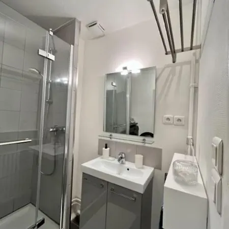 Apartamento 2p Calme - Climatisation - 70m Du Métro M4 Barbara - 4 Pers Maximum