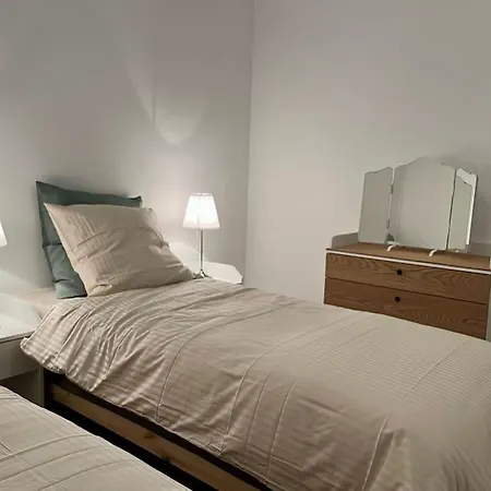 2p Calme - Climatisation - 70m Du Metro M4 Barbara - 4 Pers Maximum Apartment Montrouge